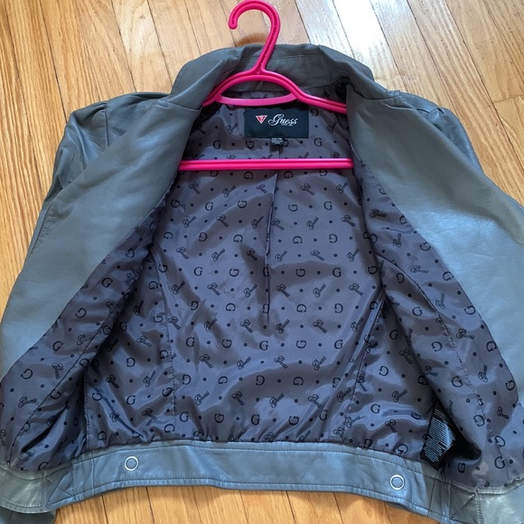 Guess tight fitted leather cropped jacket - Picture 5 of 5